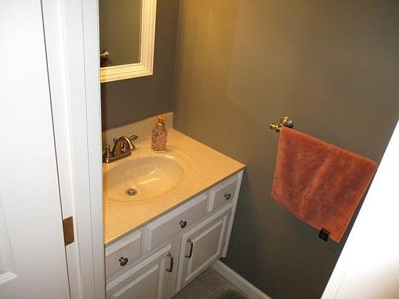 3rd image of 8605 Ptarmigan Ct