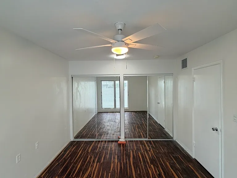 1600 NE 114th St #204 — Photo 8