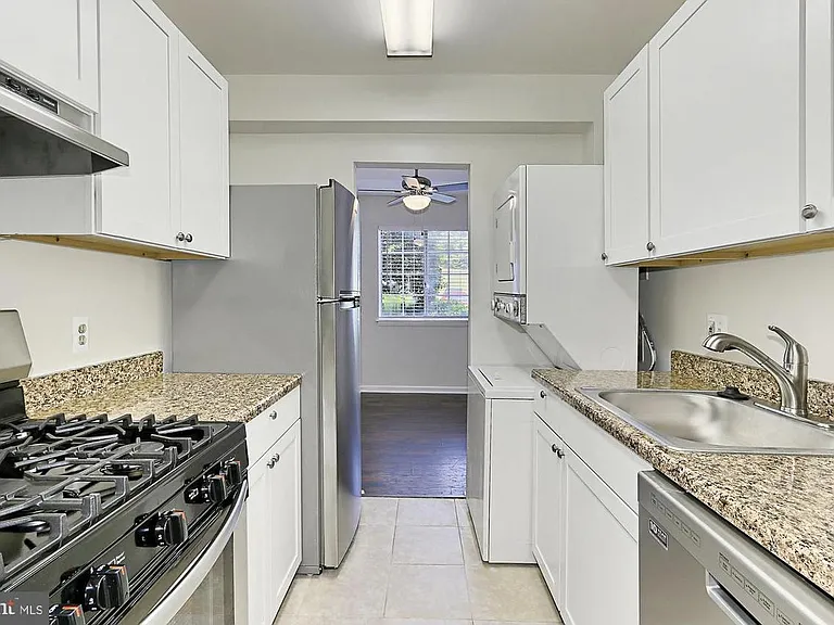 1533 Colonial Dr #101 — Photo 7