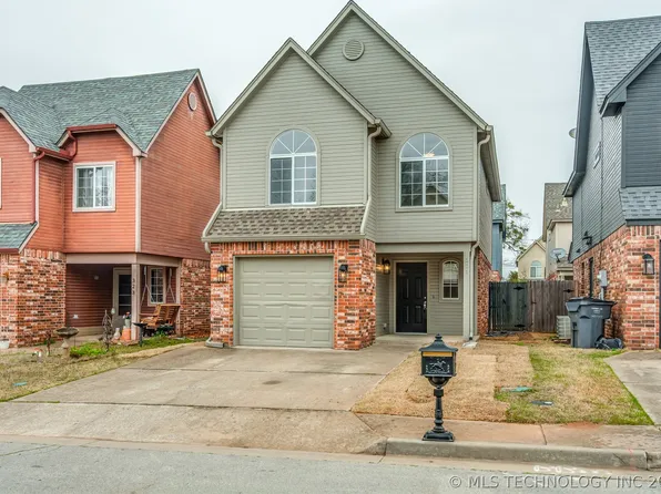 321 W J St, Jenks, OK 74037