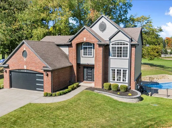 2420 Baltimore Ct, Commerce Township, MI 48382