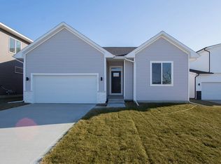 5119 155th St, Urbandale, IA 50323
