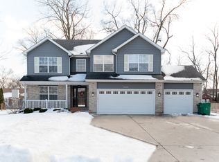 3485 Lee Ave, Gurnee, IL 60031