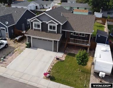 930 Flicker St, Douglas, WY, 82633