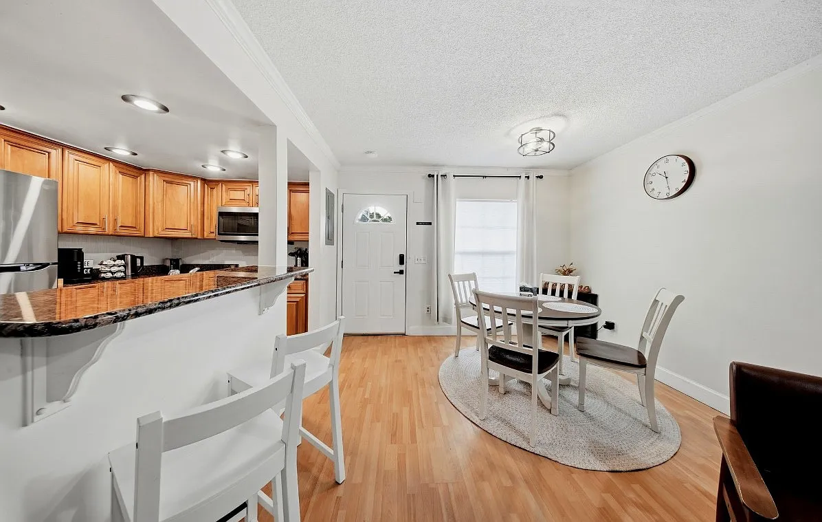601 S Matanzas Ave — Photo 3