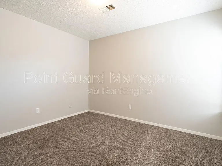844 N Waco Ave — Photo 16