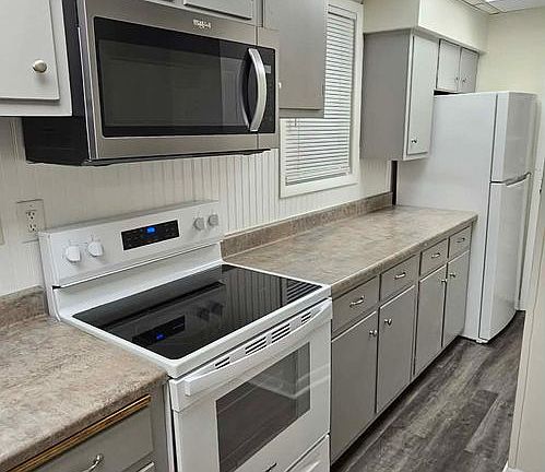 2nd image of 438 Goethe St #1