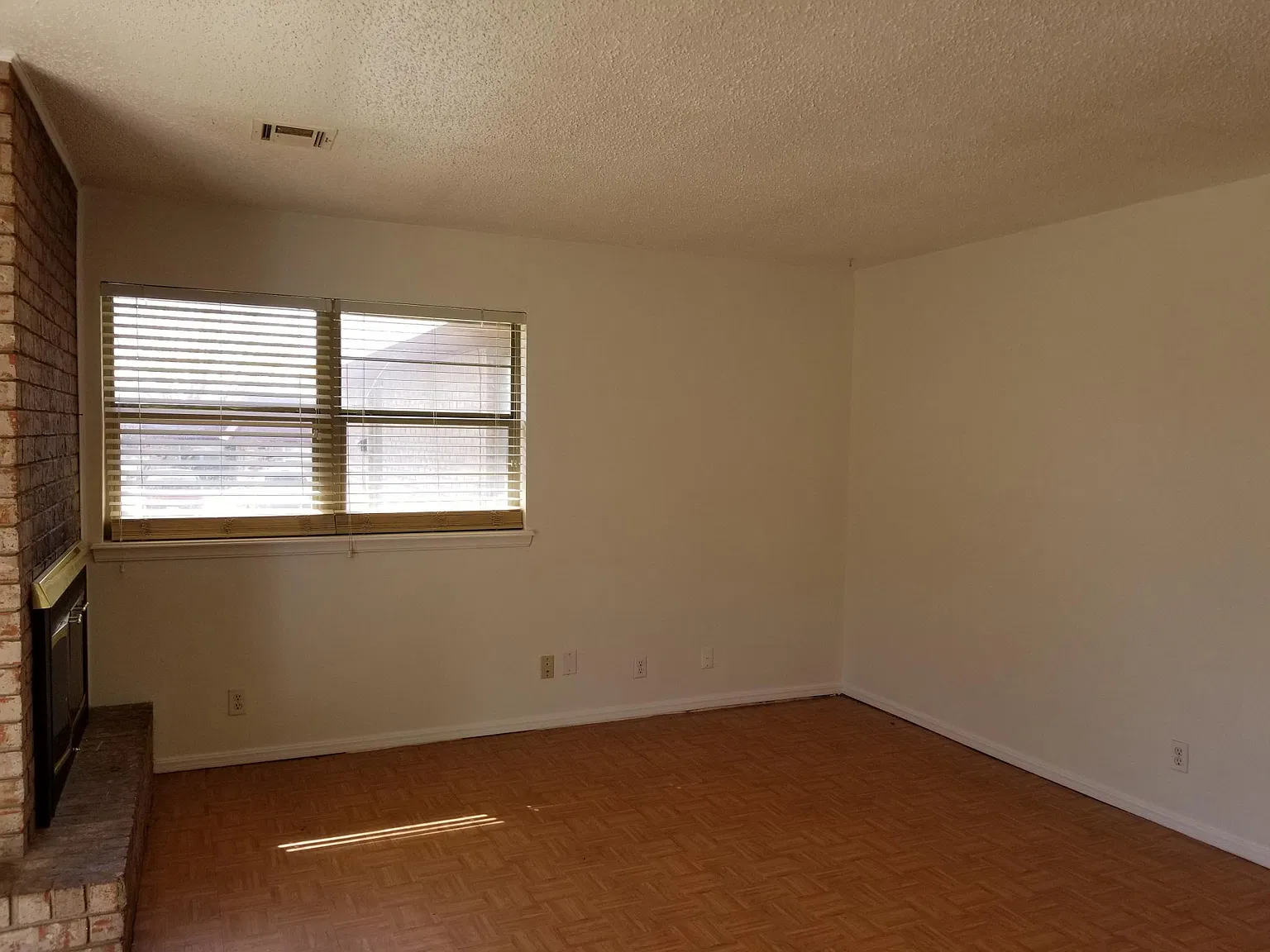 2 bed, 950 sqft, $775 — Photo 4
