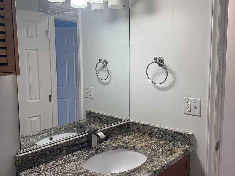 104 Friar Ln — Photo 17