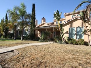 17201 Sherman Way, Lake Balboa, CA 91406