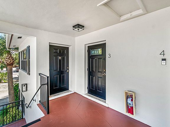 4th image of 200 SW 7th Street #3