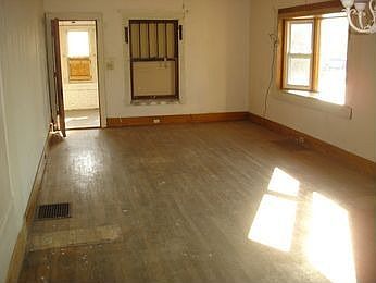 2nd image of 1013 Burton St SW