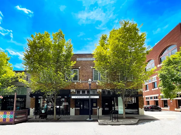 21 E Center St #204, Fayetteville, AR 72701