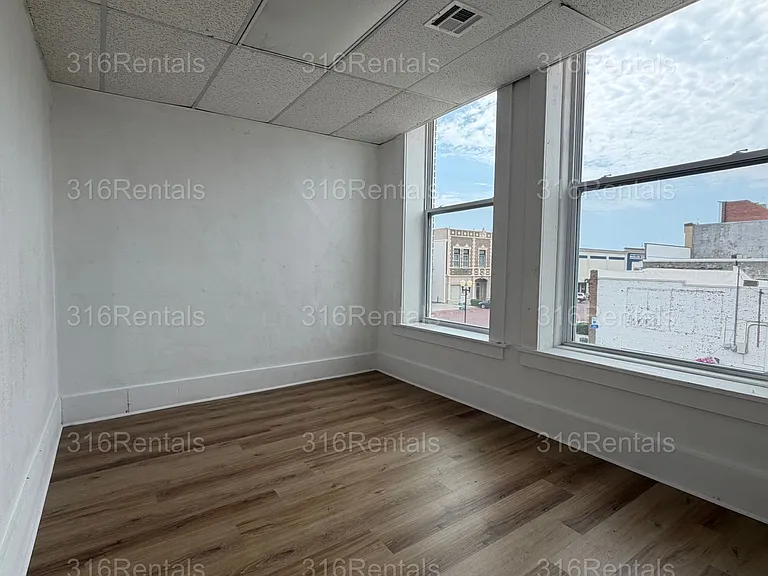 State Street Apartments — Photo 7