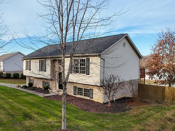 4th image of 195 Stony Brook Dr