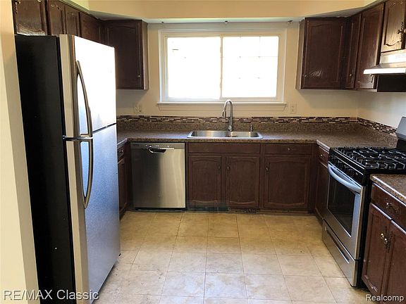 5th image of 24375 Cote Dnel Dr