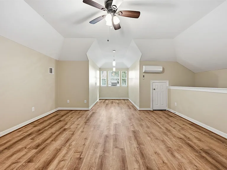 25203 Oak Villa Dr — Photo 33