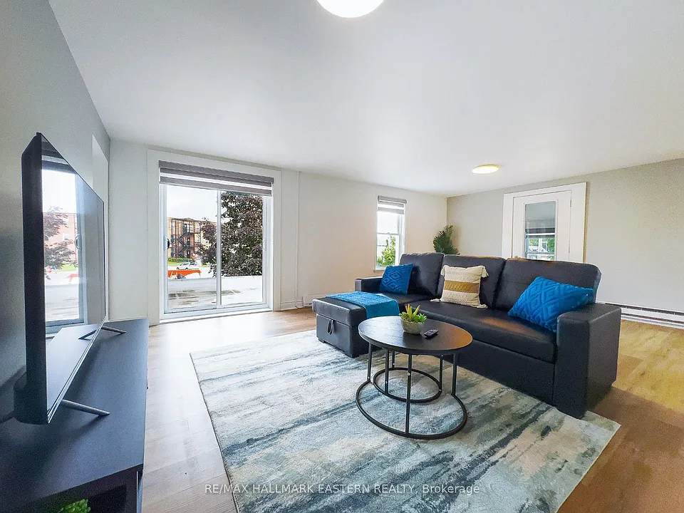36 Main St #8