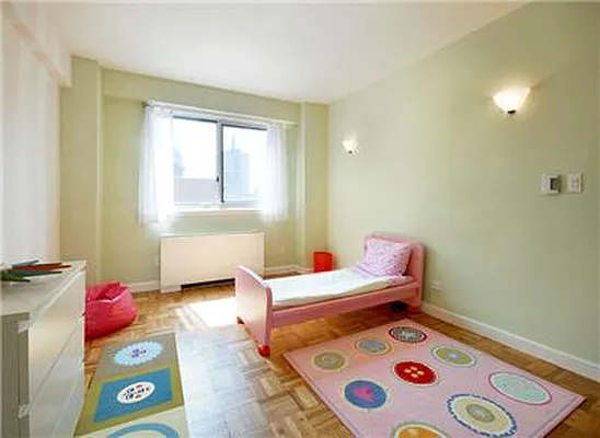 Sold by Warburg | media 21