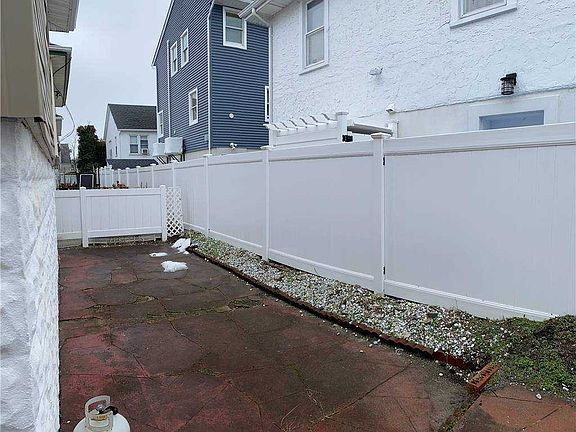 4th image of 81 Brookline Ave