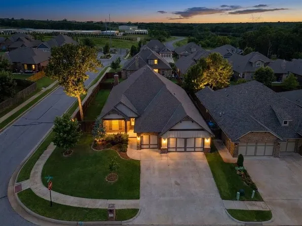3301 Wakefield Rd, Edmond, OK 73034