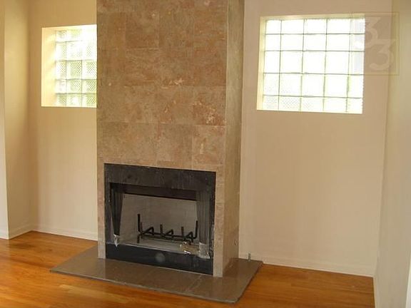 4th image of 2029 W Morse Ave #3