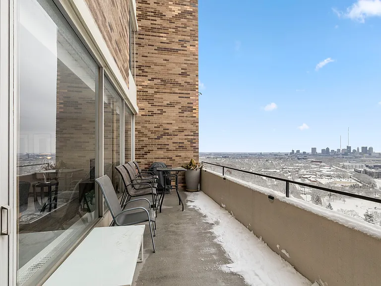 1000 Urlin Ave #2007 — Photo 6