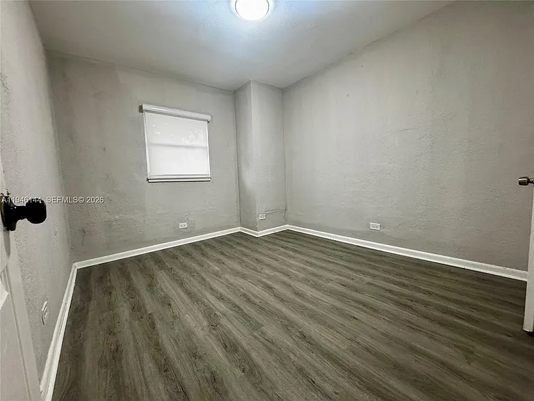 529 SW 3rd St #2 — Photo 3