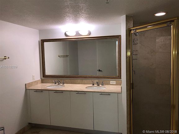4th image of 1800 N Bayshore Dr APT 3612