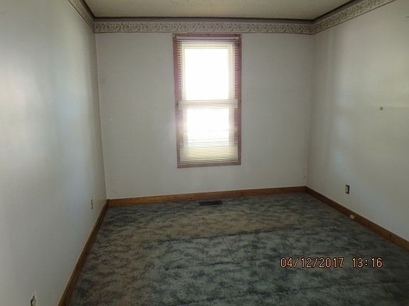 3rd image of 1221 E Louisiana St
