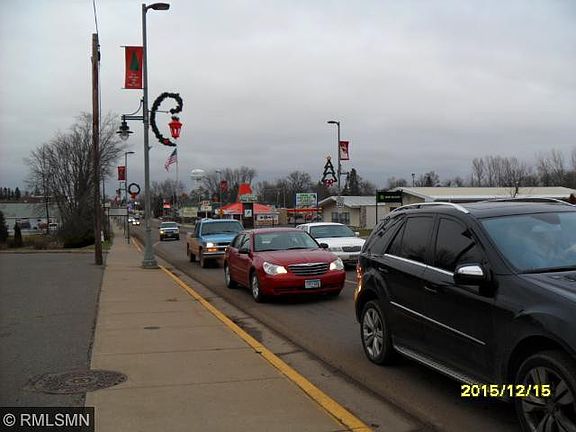 4th image of 865 Main St S