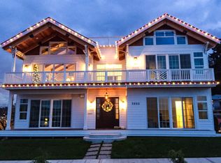 3905 W Hooker St, Seattle, WA 98199