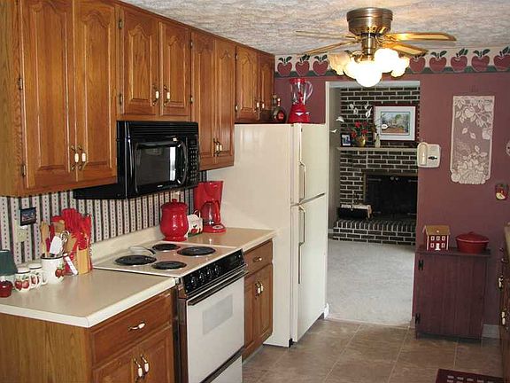 5th image of 225 Partridge Dr