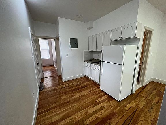 3rd image of 8911 91st Ave