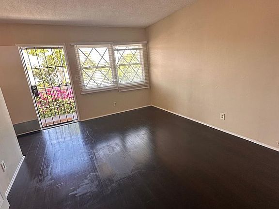 3rd image of 2840 E 6th St APT 06