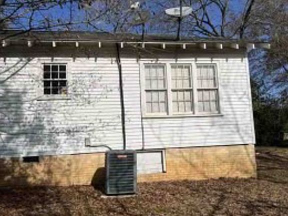 5th image of 736 N Cypress St