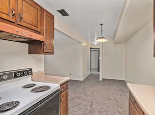 600 W Michigan Ave #7, Paw Paw, MI 49079