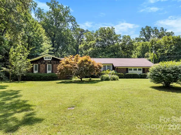 218 Rose St, Mount Holly, NC 28120