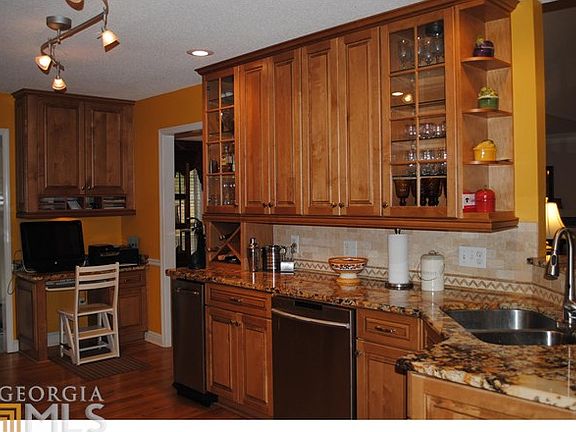 5th image of 408 River Forest Dr