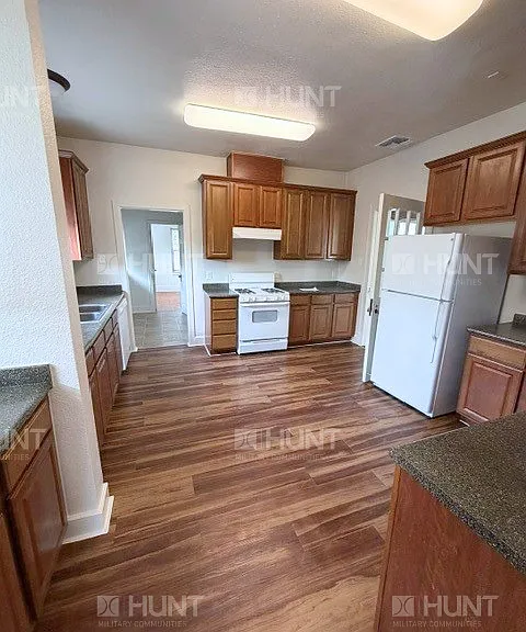 2709 Dickman Rd — Photo 5