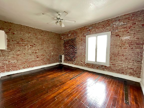 2nd image of 3205 Descanso Dr #2B-1Ba-900Sqft