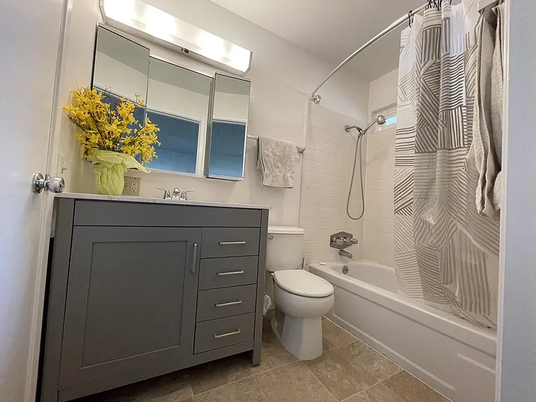 Upstairs share bathroom