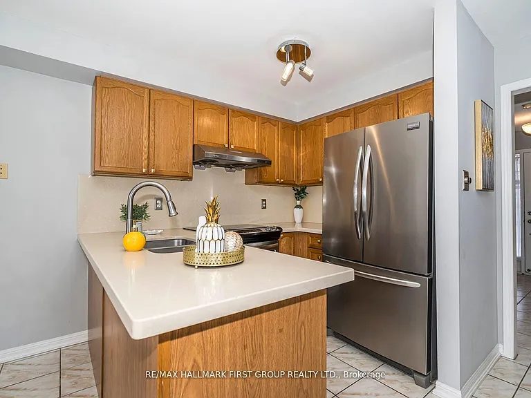 1636 Sarasota Cres — Photo 11