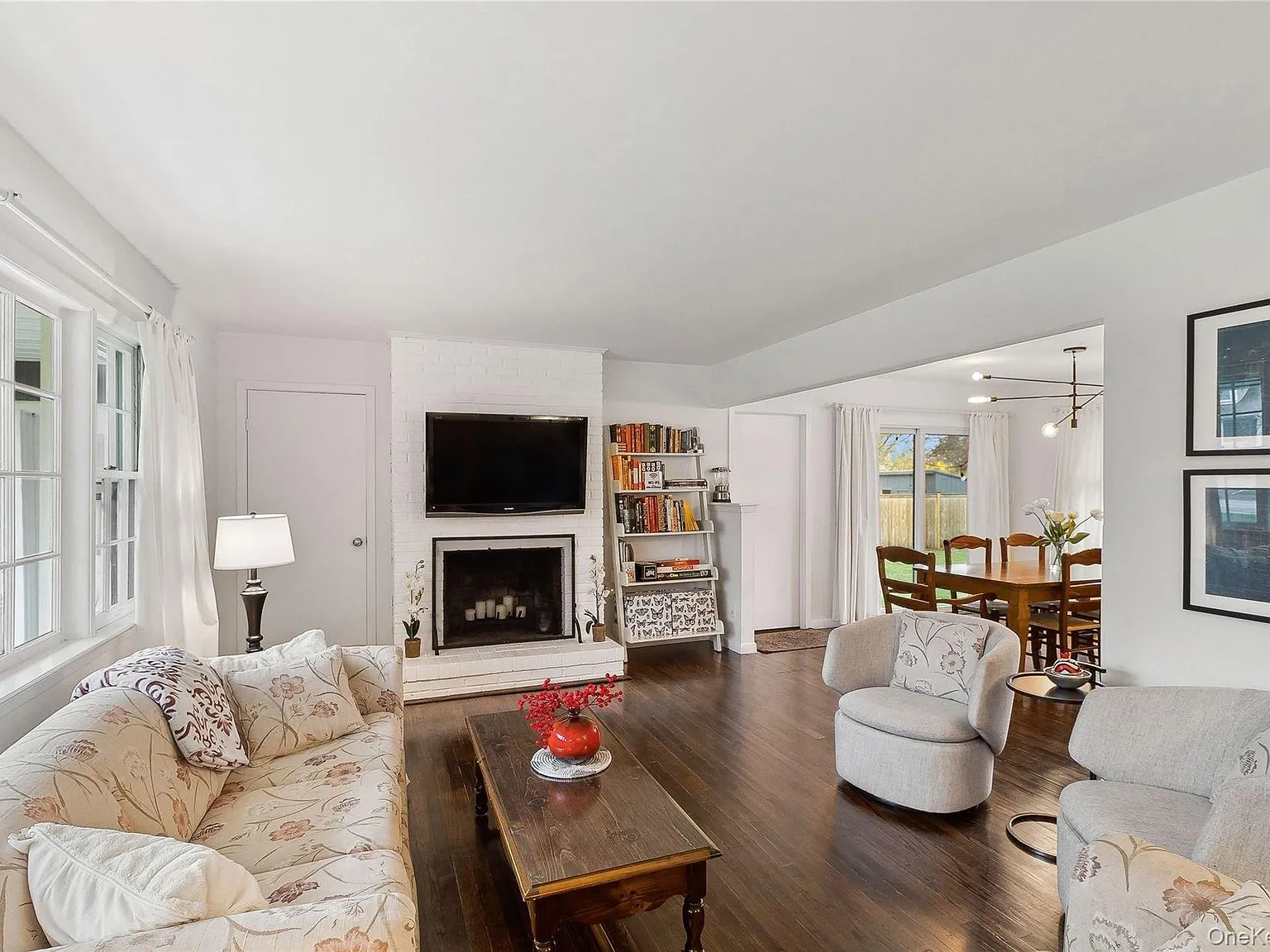 3 bed, 2.0 bath, 1350 sqft, $3,950 — Photo 4