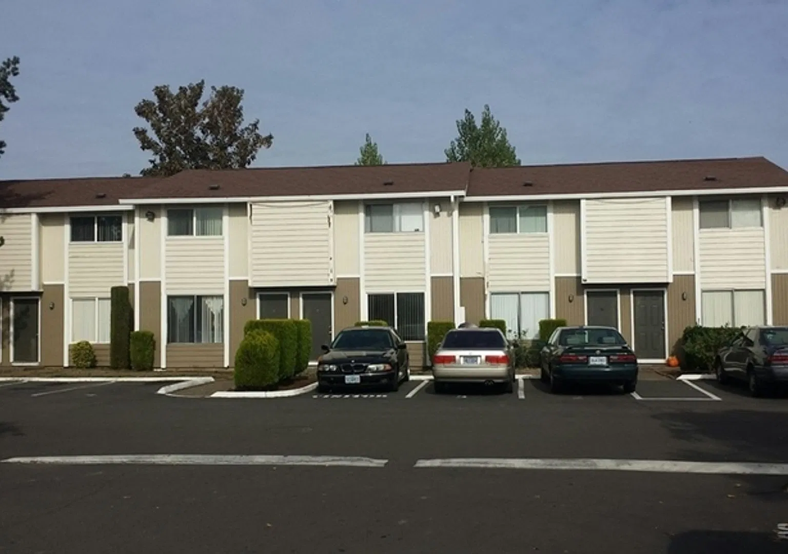 Britewood Apartments — Photo 1