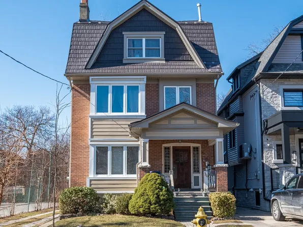 34 Lockwood Rd #Basement, Toronto, ON M4L 3M8