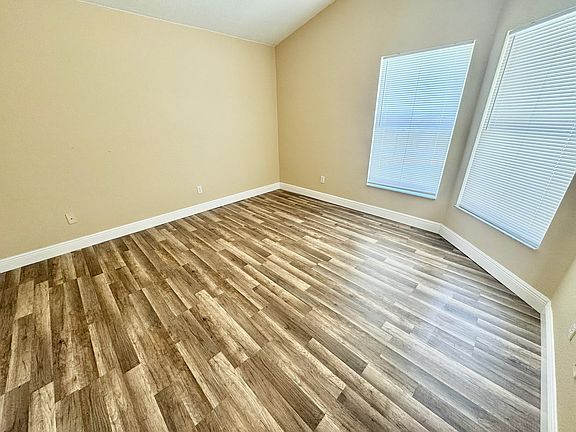 3rd image of 3103 Rawcliffe Rd