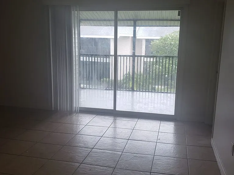 865 Sky Lake Cir #C — Photo 8