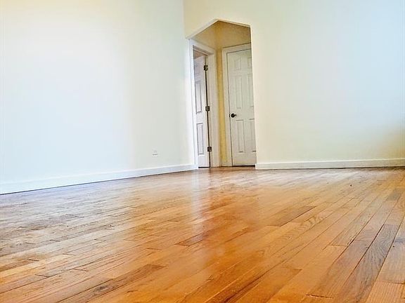 5th image of 2106 33rd St APT C1