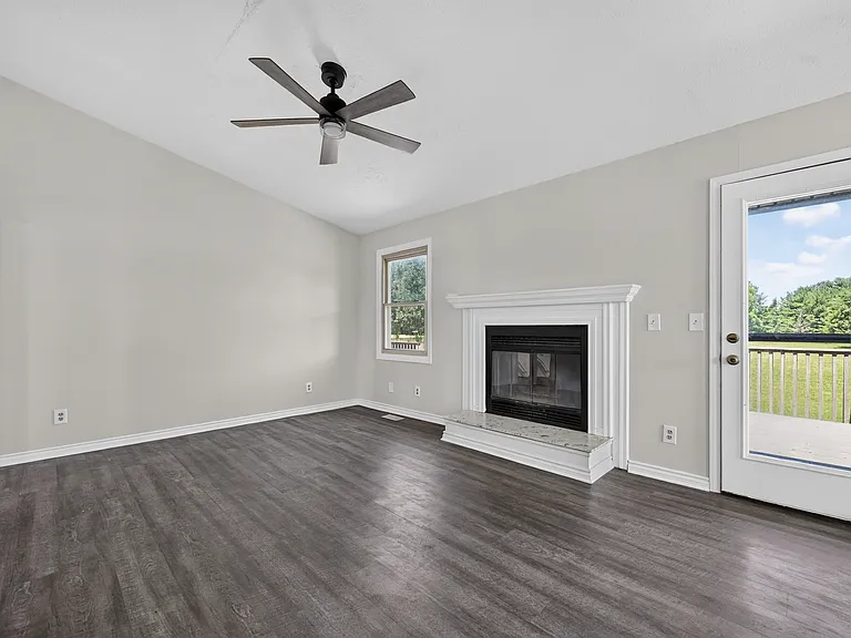 6611 Textile Rd — Photo 28